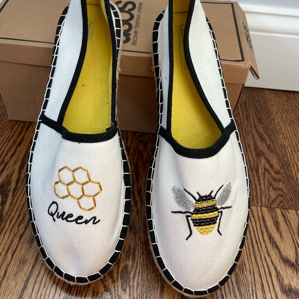 ASOS Queen Bee moccasins NWB